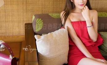 青豆客 – 婕西儿jessie的白色写真，可能是唯一免费吃灰的可能性