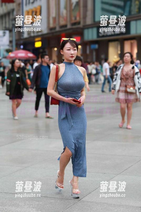 魔镜街拍 - 写真合集：从现在开始，灰裙+薄丝=婷婷午后慵懒的“懒人任我玩”！