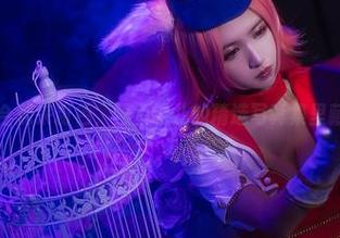一言不合就来粉色，鳗鱼霏儿的精选写真集里藏着啥？